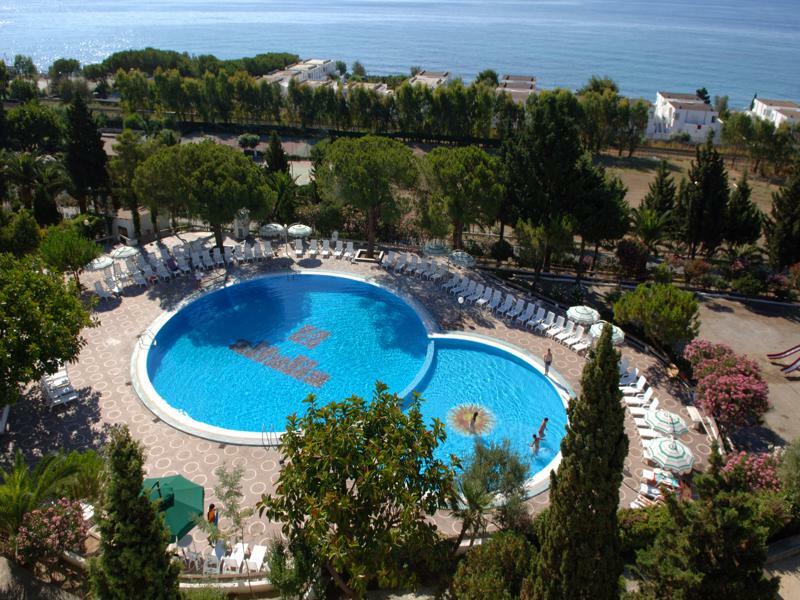 Hotel Villaggio Club Altalia Brancaleone Exterior photo